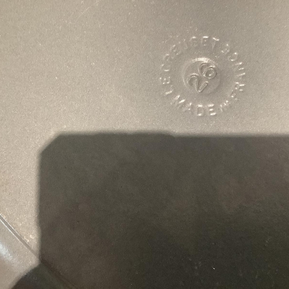 Le Creuset Authentic #26 Gray Square Grill Pan - Picture 4 of 6